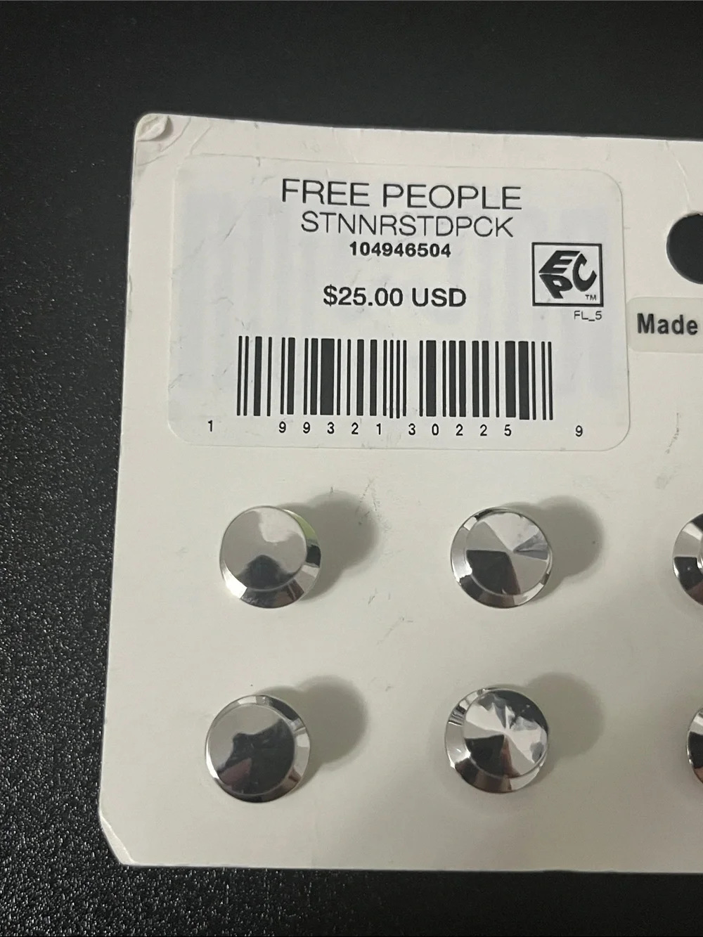 1495. FREE PEOPLE pin set in Black NWT $25